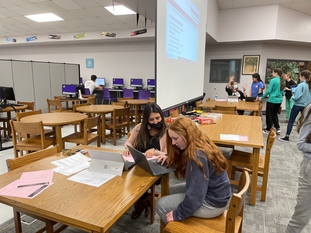 8th grade students signing up their for High School classes  for the 2022-2023 school year.